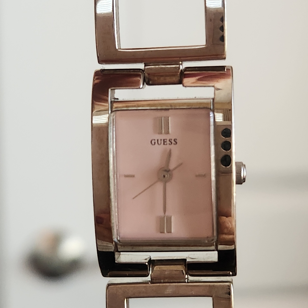 Vintage Guess Women's Silver & Pink Watch - Picture 6 of 6